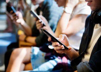 Praėjusio tūkstantmečio pabaigoje ir pirmajame šio amžiaus dešimtmetyje gimusi Z karta neretai pavadinama skaitmenine karta | SHUTTERSTOCK nuotr.