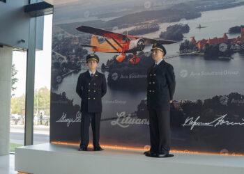 Vaškines Stepono Dariaus ir Stasio Girėno figūros | aviasg.com nuotr.