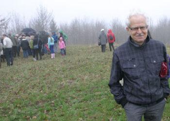 Filosofijos mokslų daktaras, profesorius, Lietuvos politinis ir visuomenės veikėjas, Kovo 11-osios akto signataras Bronislovas Kuzmickas Lietuvos Tautinio Atgimimo Ąžuolyne Jono Basanavičiaus gimtinėje Ožkabaliuose | G. Zemlicko nuotr.