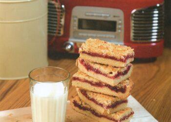 Rudeniu alsuojantis Vytaro Radzevičiaus trupinto pyrago receptas: pavyks kiekvienam | lidl.lt nuotr.