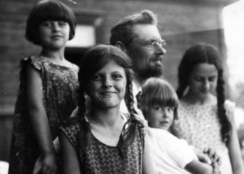 Jonas Pijus Murka su dukromis – Gražvyda, Laima, Danutė ir Rūta | asmeninė G. Bulotaitės nuotr.