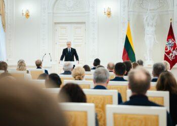 Prezidentas apdovanojo geriausių 2022 metų mokslinių disertacijų autorius | E. Kinaitis, lrp.lt nuotr.