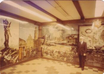 Architektas Jonas Mulokas Lietuviškame kambaryje Detroite, Wayne universitete, 1978 m. | Muloko šeimos archyvo nuotr.