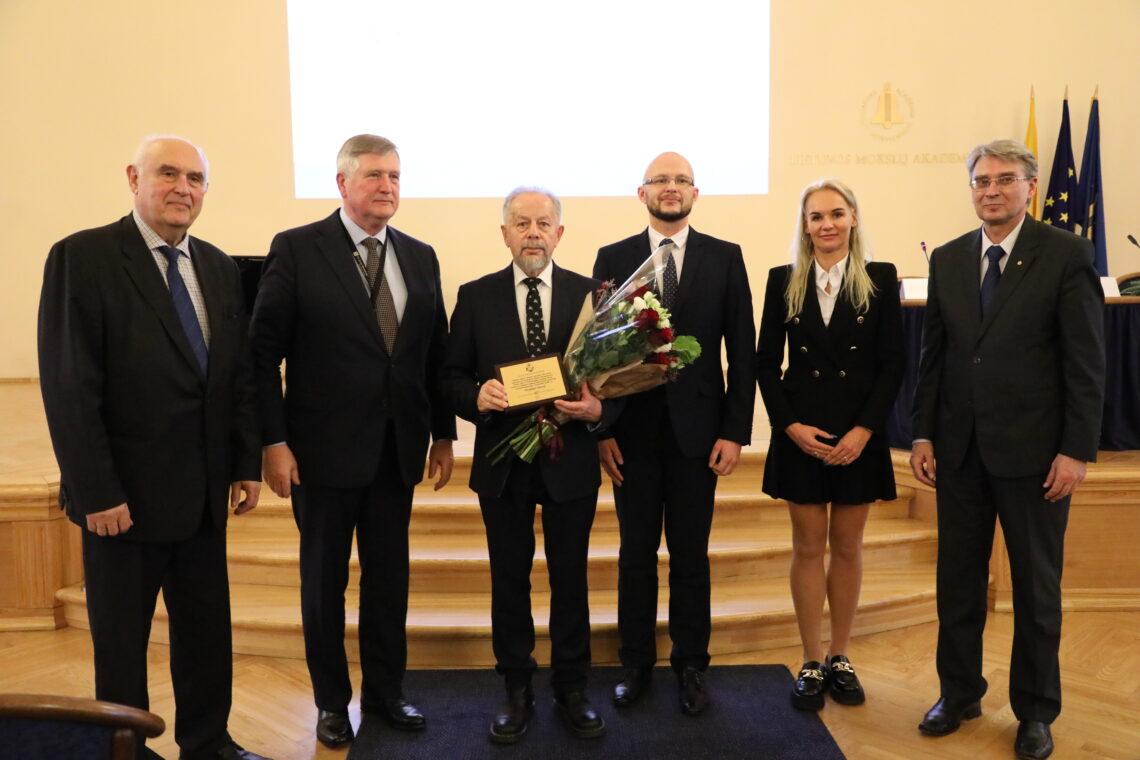 Apdovanotas mokslininkas Virgilijus Ulozas | kaunas.lt nuotr.