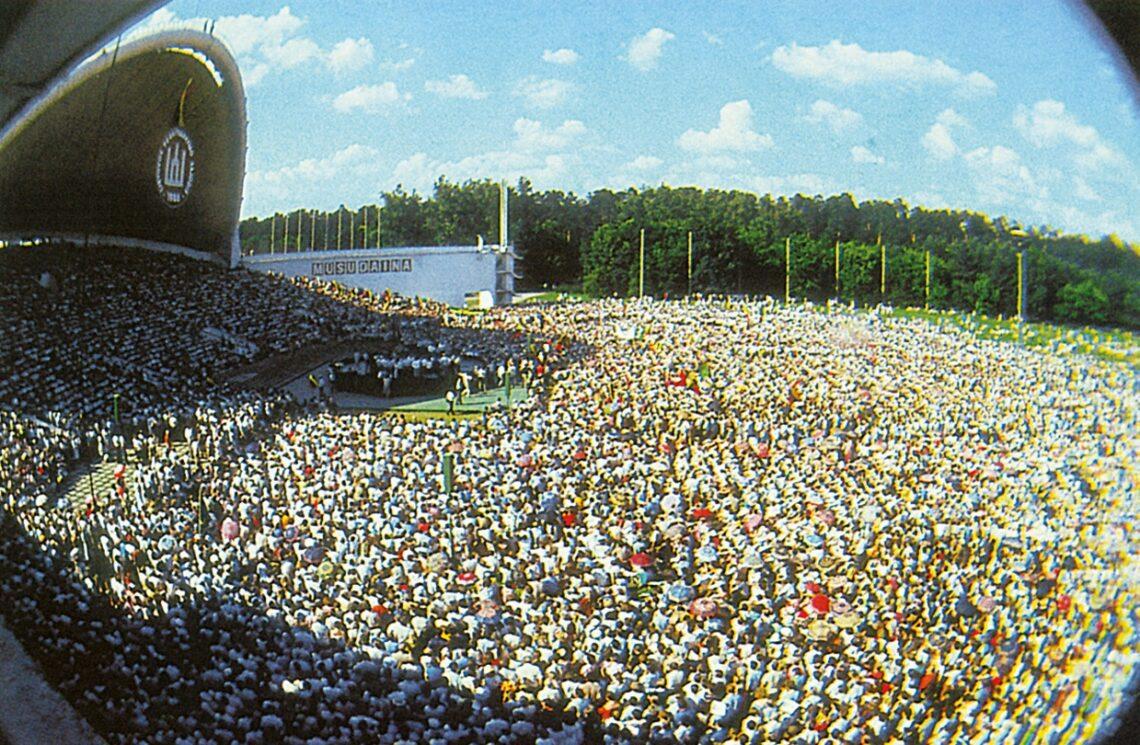 Sąjūdžio mitingas Vingio parke Vilniuje 1988 07 09 | vle.lt, V. Usinavičiaus nuotr.