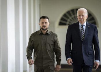 Ukrainos prezidentas Volodomyras Zelenskis ir JAV prezidentas Džo Baidenas | gatestoneinstitute.org nuotr.