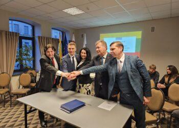 Politinio bendradarbiavimo sutarties pasirašymas | LKDP nuotr.