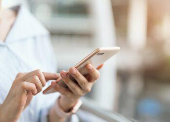 Lietuvoje pradėjo veikti naujieji telefono numeriai: galima skambinti vietoje aštuoneto naudojant nulį | telia.lt nuotr.