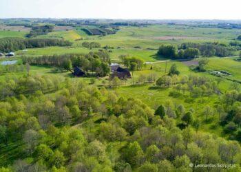 Jono Basanavičaus gimtinė ir ąžuolynas | L. Skirpsto nuotr.