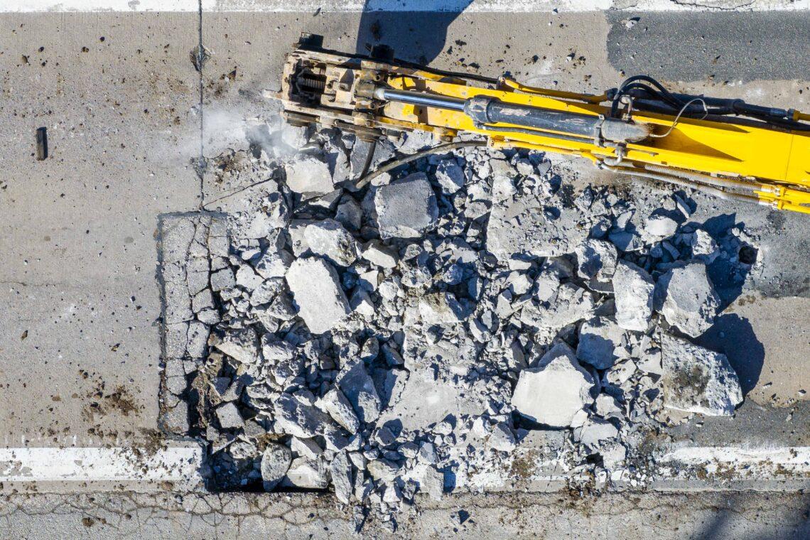 Kelio Molėtai–Utena ardymas | vialietuva.lt nuotr.