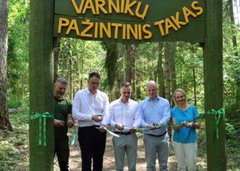 Lankytojų laukia atnaujintas ir miškininko pasakojimais įgarsintas Varnikų pažintinis takas | vmu.lt nuotr.
