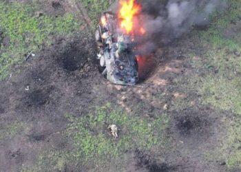 Ukrainos dronai „krinta“ į Rusijos naftos saugyklas