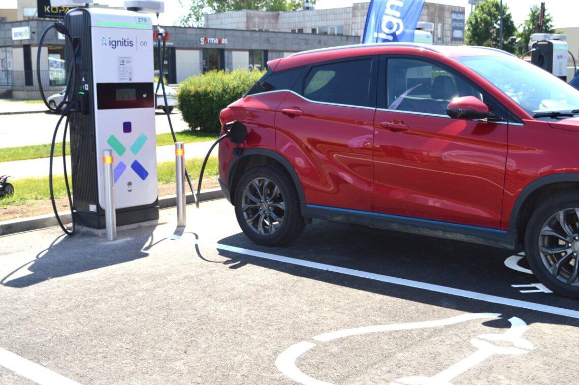 Elektromobilių įkrovimas | palanga.lt nuotr.