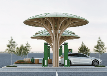 Elektromobilių įkrovimas | enefit.lt nuotr.