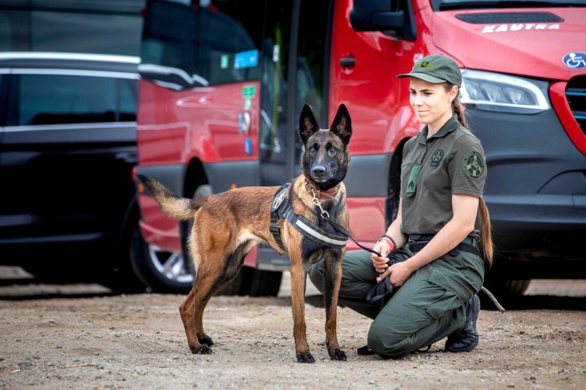 Belgų aviganė Azja darbuosis Paryžiuje | VSAT nuotr.