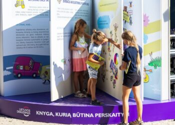 Knyga „Saugus kelyje“ | policija.lt nuotr.